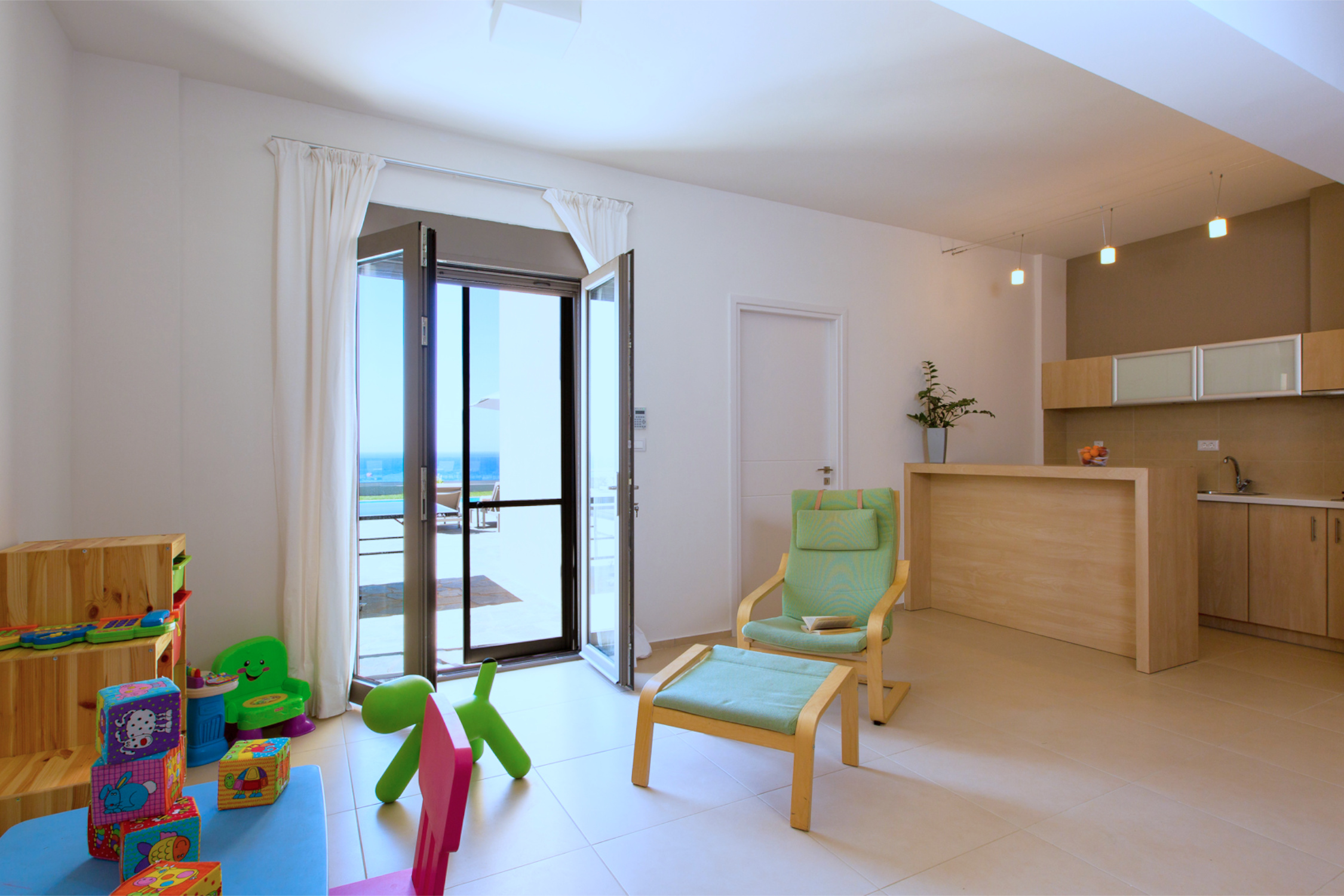 Modern Elegance in a Serene Setting in Crete