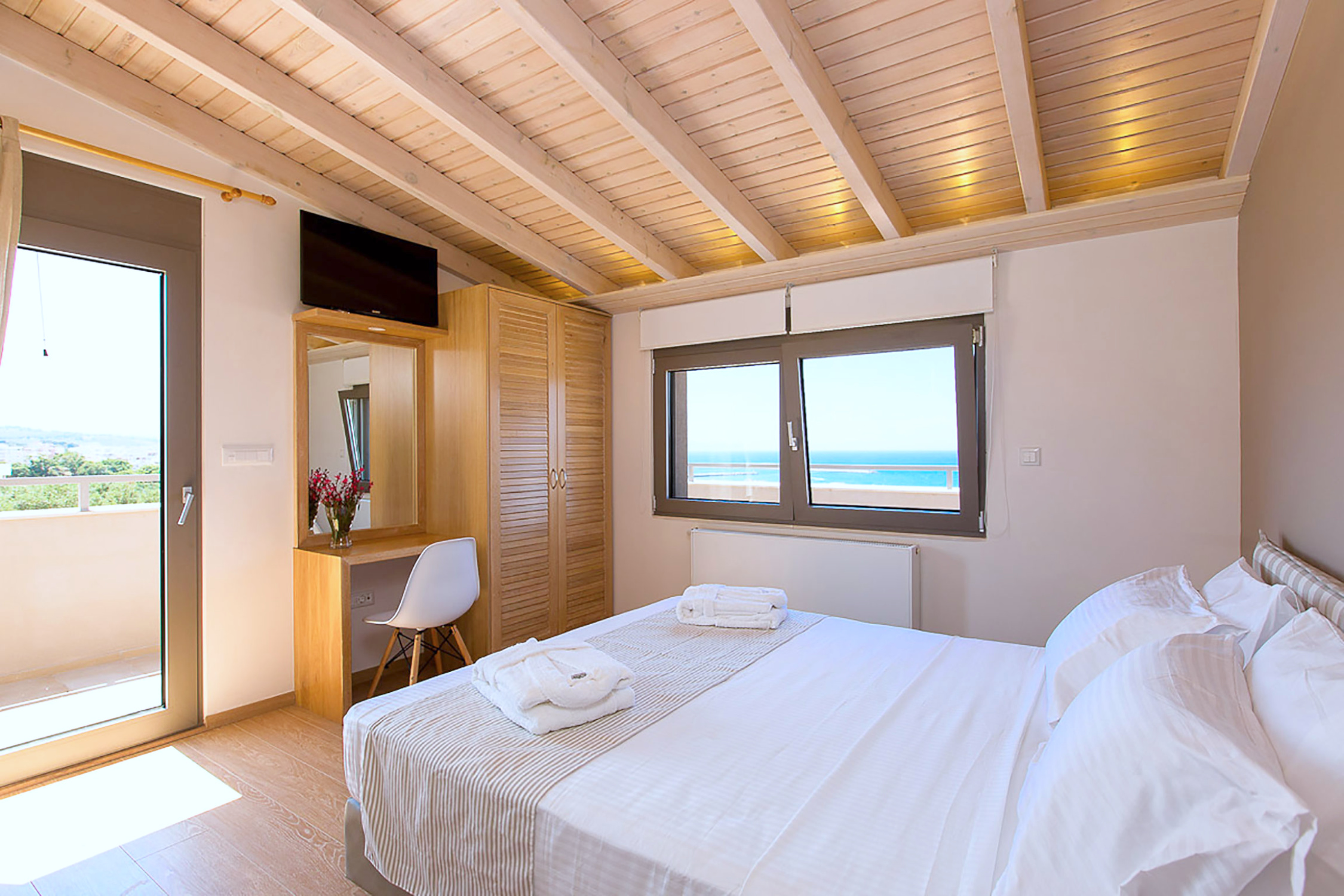 Modern Elegance in a Serene Setting in Crete