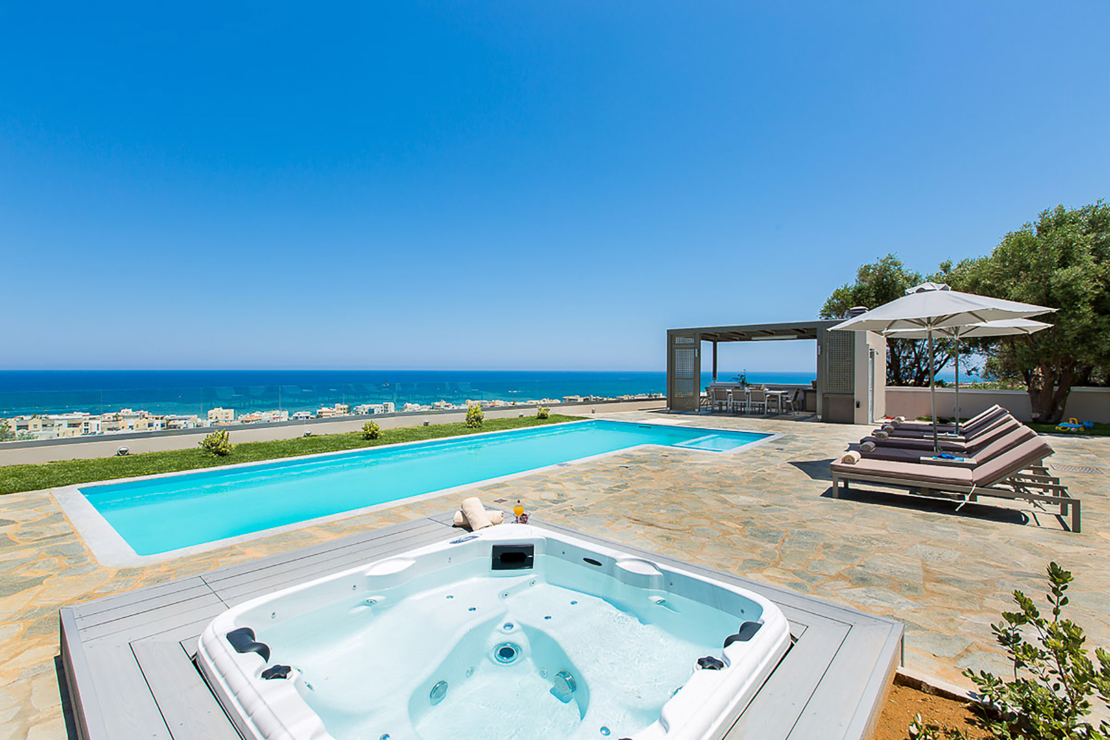 Modern Elegance in a Serene Setting in Crete