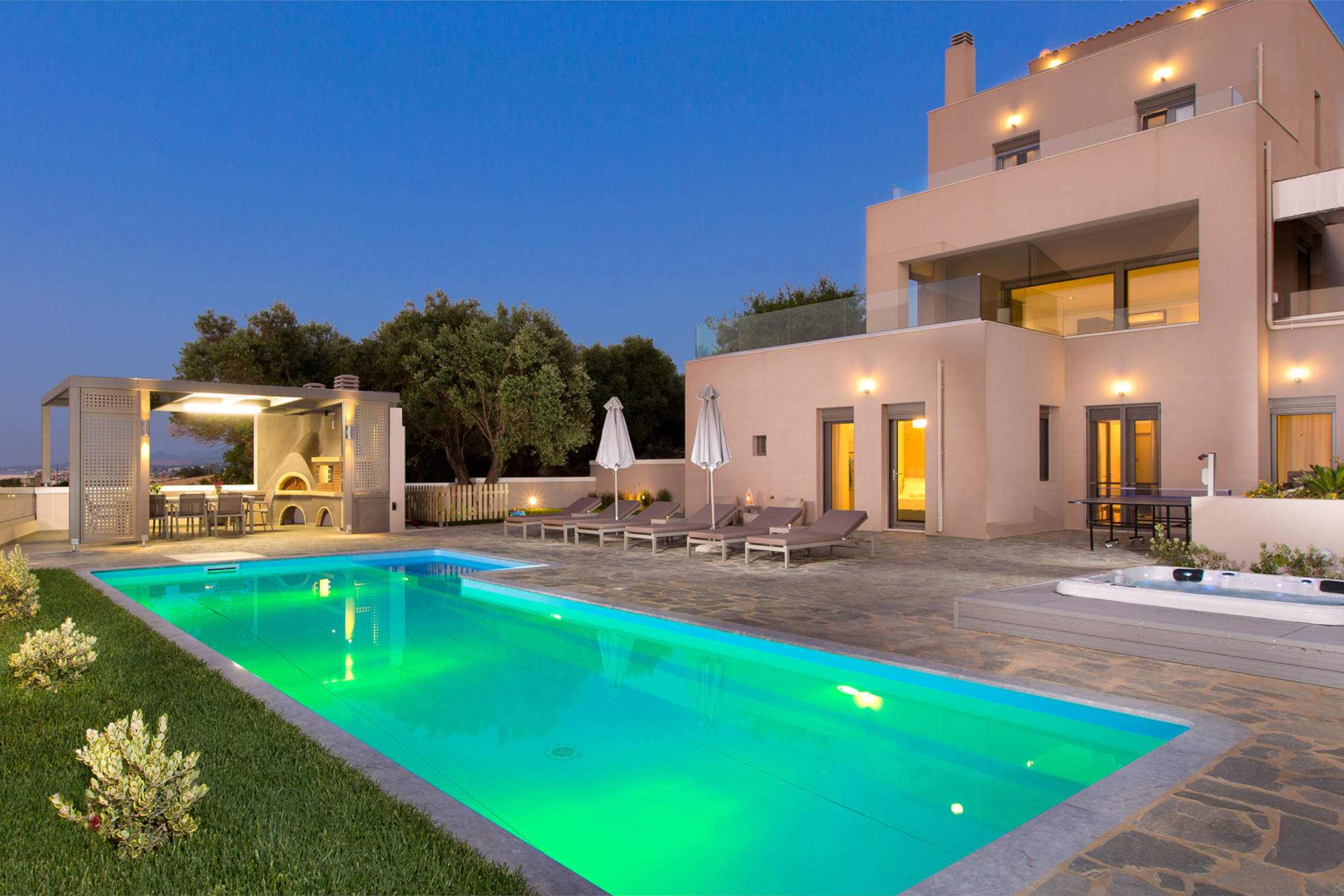 Modern Elegance in a Serene Setting in Crete
